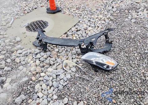 2013 Volvo S60 T5 z USA, uszkodzony, nr VIN YV1612FHXD1208736